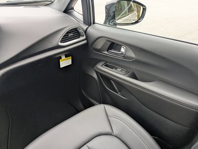 New 2026 Chrysler Voyager LX FWD image 17