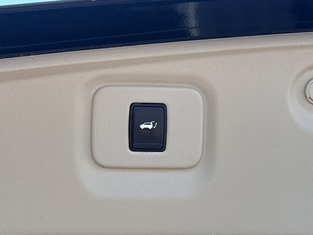 Used 2019 Nissan Pathfinder Platinum w/ Cargo Package AWD/4WD image 12