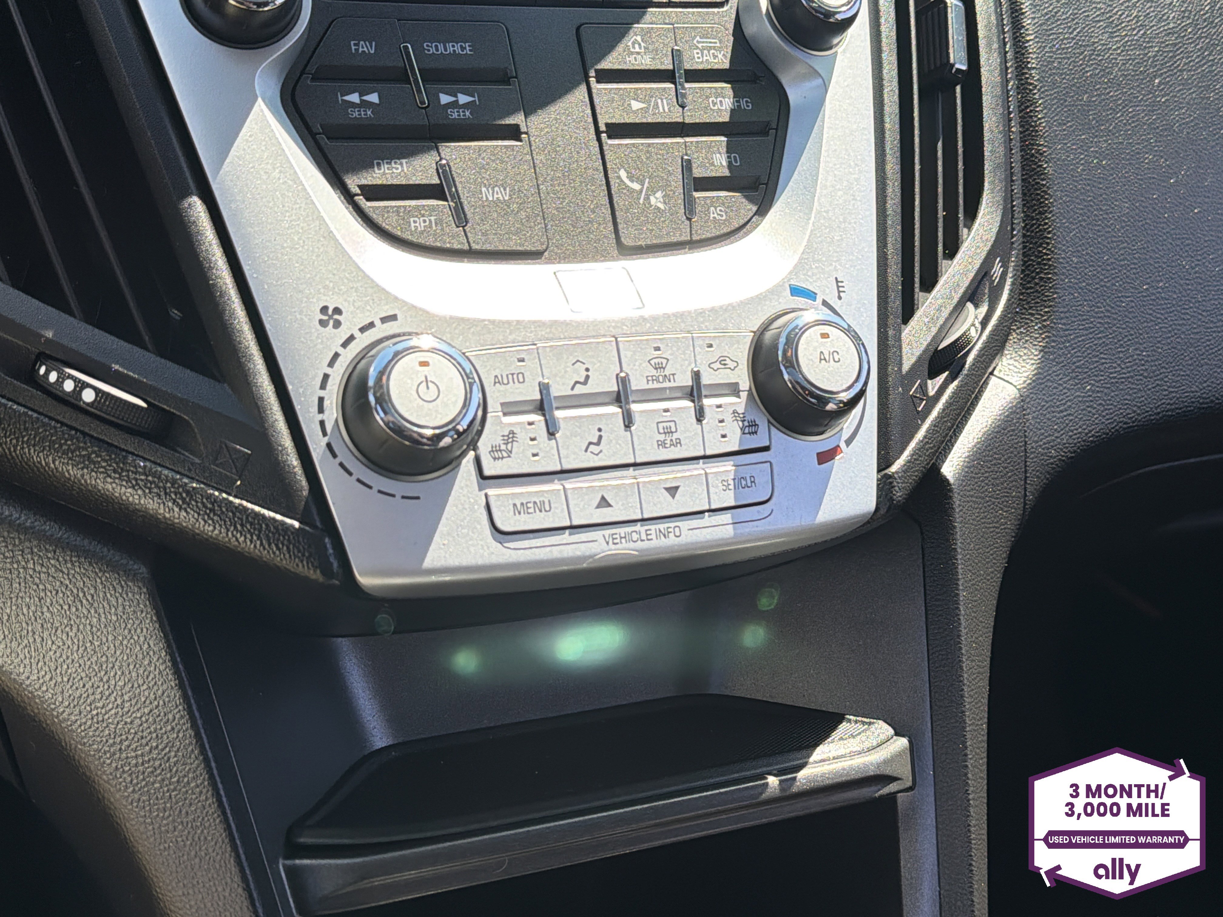 Used 2016 Chevrolet Equinox LTZ w/ Enhanced Convenience Package AWD/4WD image 22