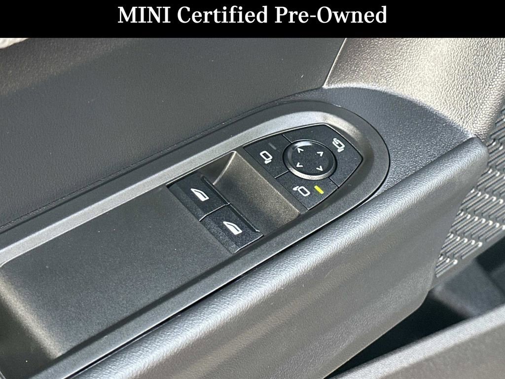 Used 2025 MINI Cooper 2-Door Hardtop image 21