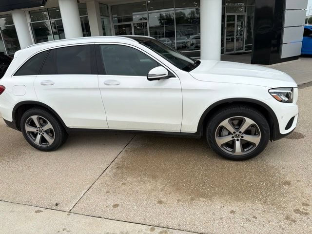 Used 2018 Mercedes-Benz GLC 300 4MATIC image 3