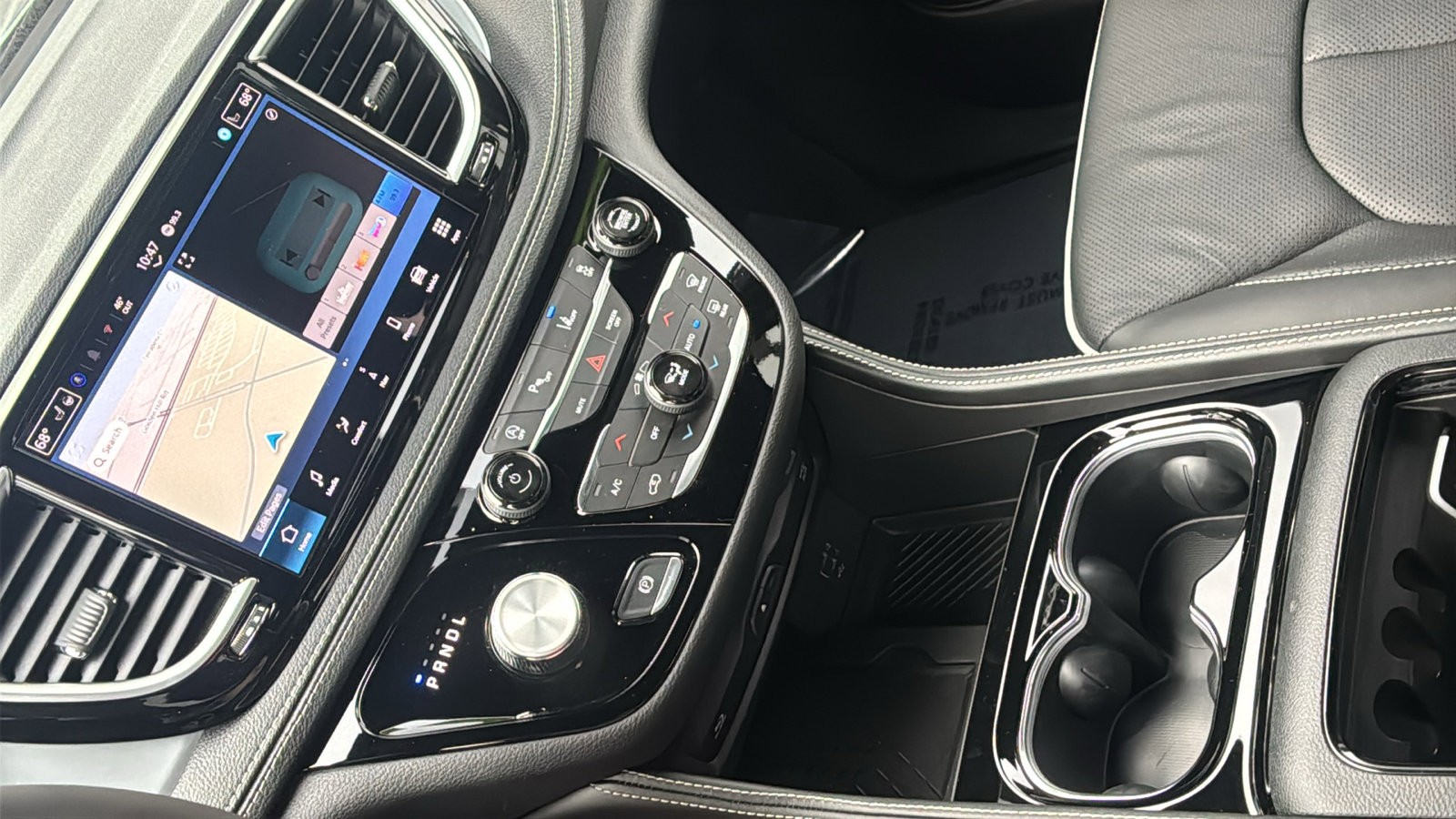 New 2026 Chrysler Pacifica Limited w/ Uconnect Theater Family Group image 32