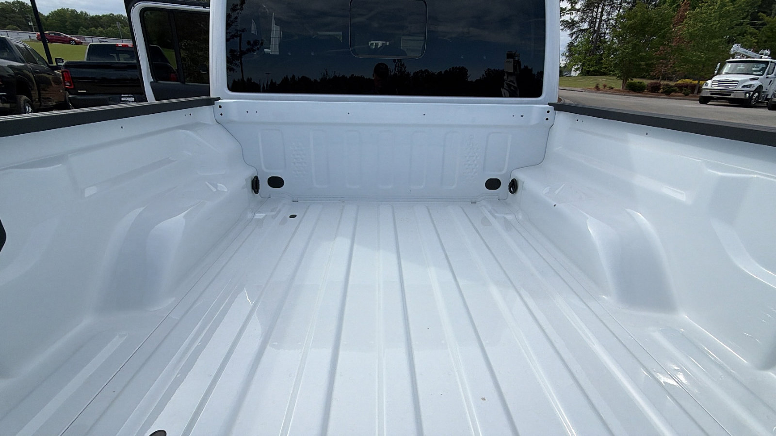 New 2026 Jeep Gladiator Sport AWD/4WD image 13