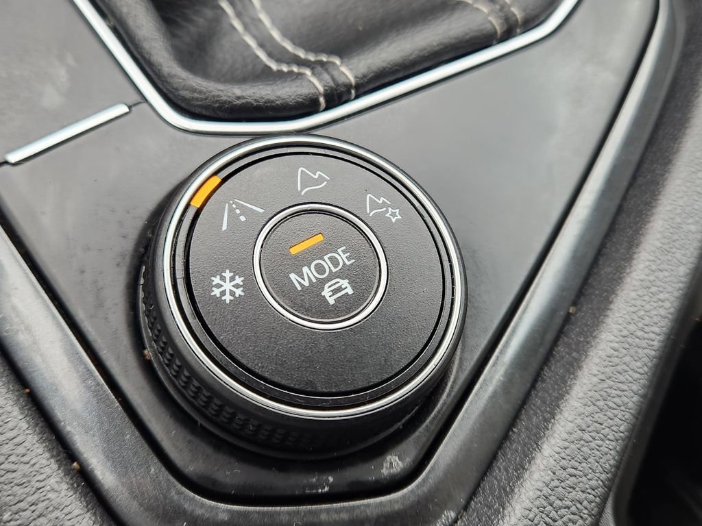 Used 2022 Volkswagen Tiguan S image 25