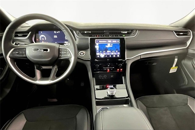 New 2025 Jeep Grand Cherokee Altitude image 6