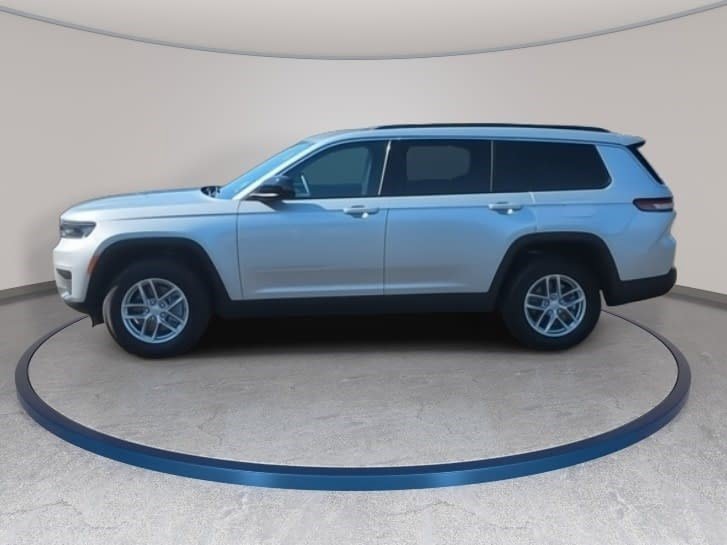 Used 2024 Jeep Grand Cherokee L Laredo w/ Luxury Tech Group I image 8