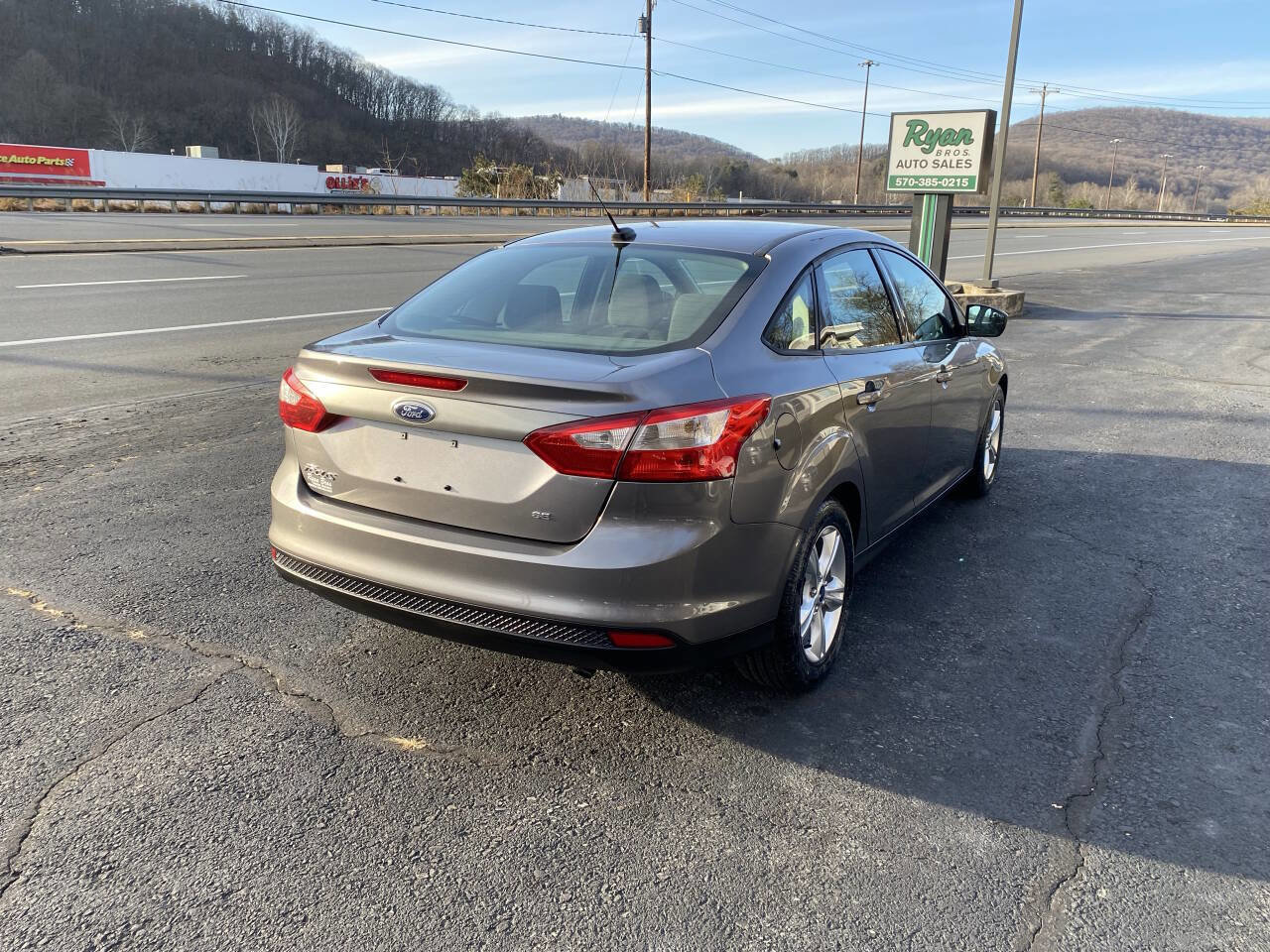 Used 2014 Ford Focus SE image 6