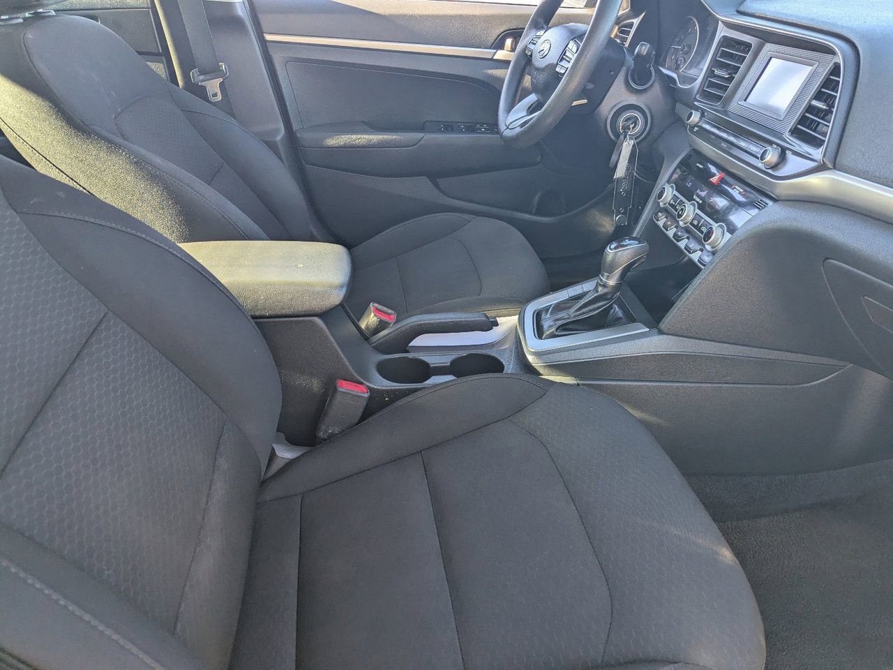 Used 2020 Hyundai Elantra SE w/ Cargo Package (C1) image 9