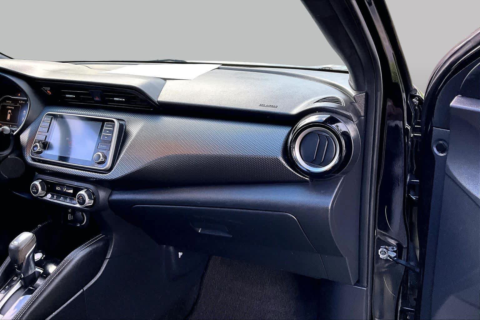 Used 2018 Nissan Kicks SV FWD image 21