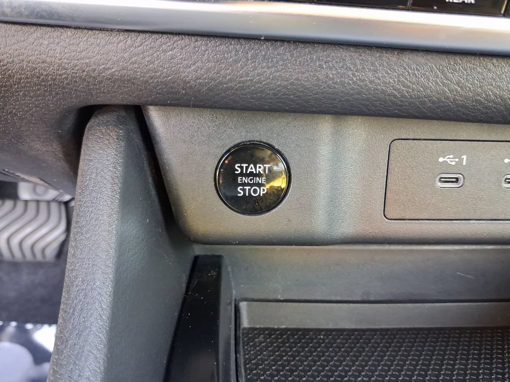 Used 2024 Nissan Rogue SV FWD image 18
