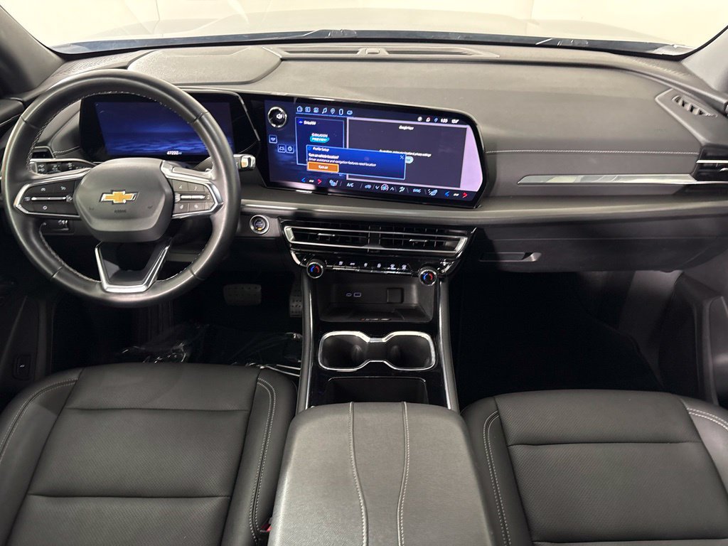 Used 2025 Chevrolet Traverse LT FWD image 33