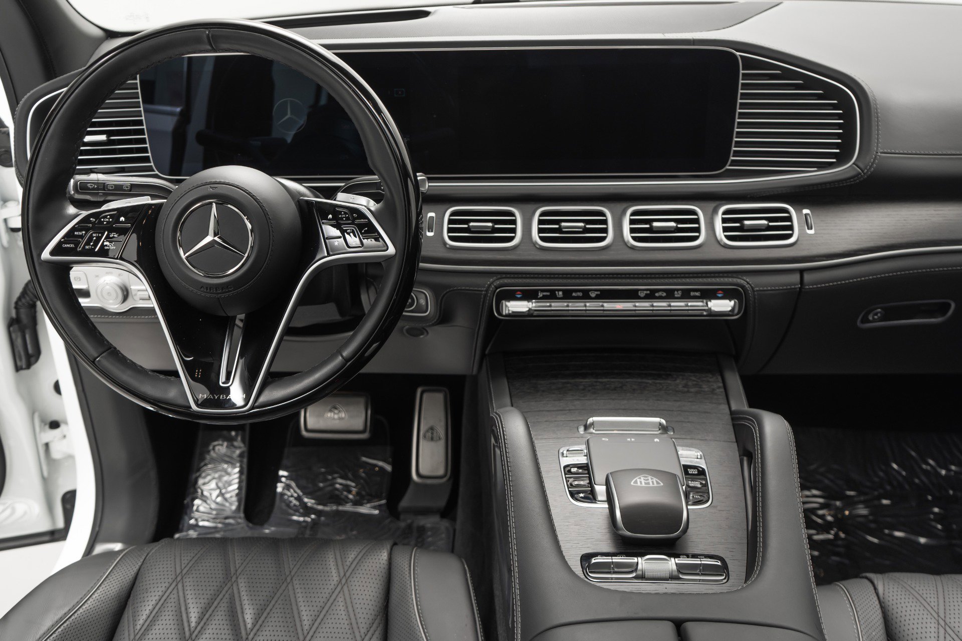 Used 2024 Mercedes-Benz Maybach GLS 600 4MATIC image 31