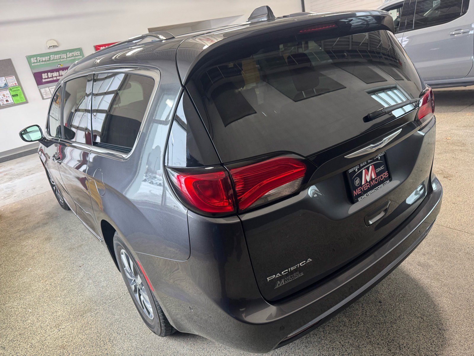 Used 2020 Chrysler Pacifica Touring-L Plus image 7