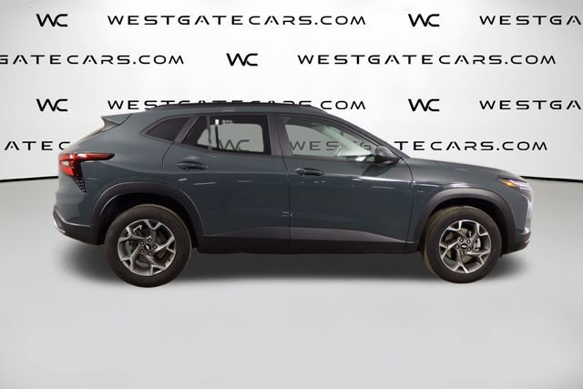 Used 2025 Chevrolet Trax LT w/ LT Convenience Package image 41