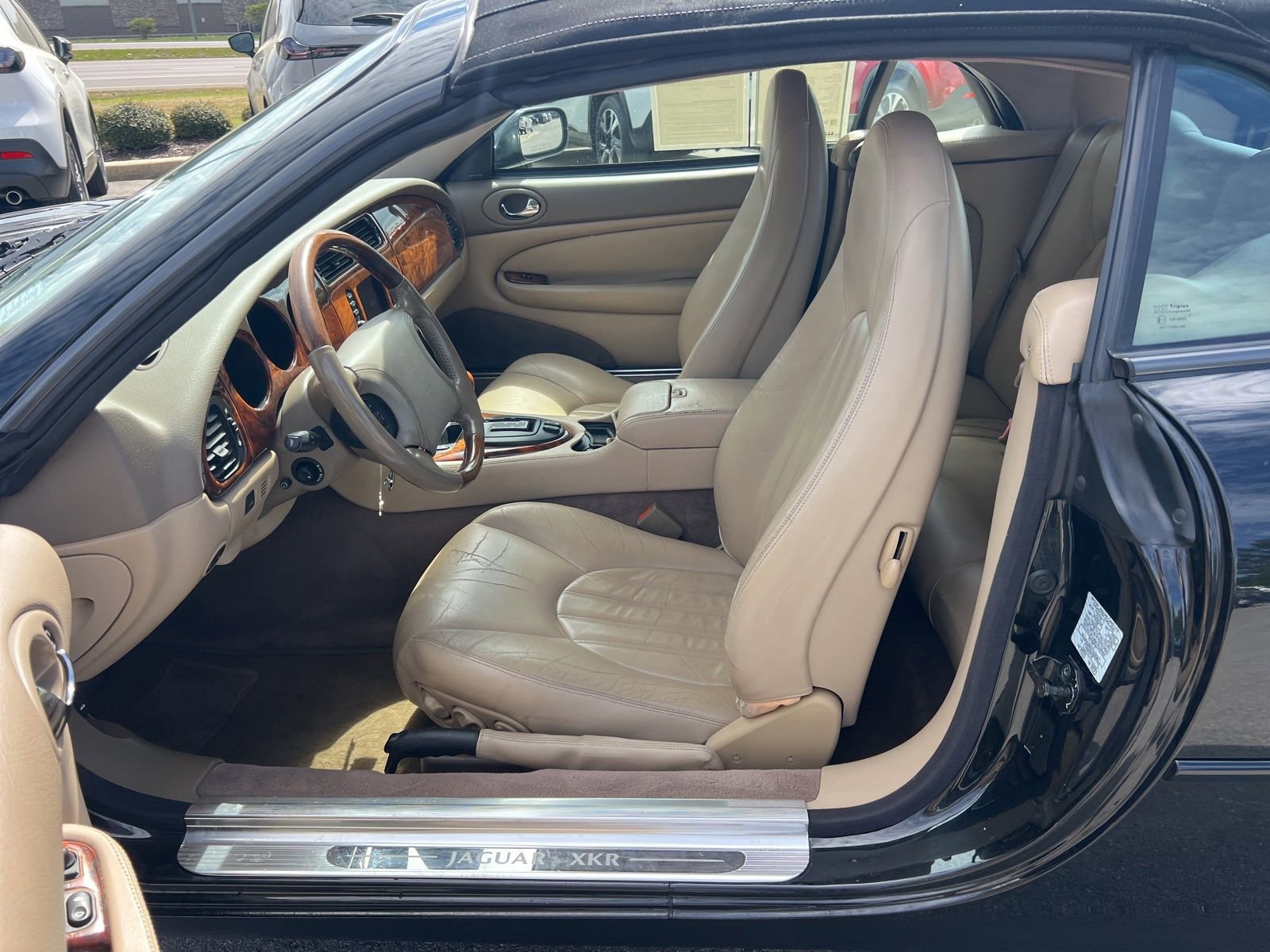 Used 2000 Jaguar XK8 Convertible image 27