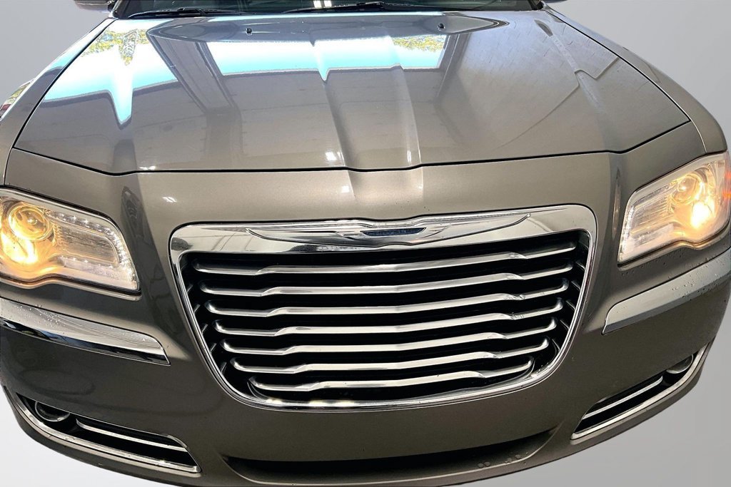 Used 2014 Chrysler 300 C w/ Beats Audio Group AWD/4WD image 30