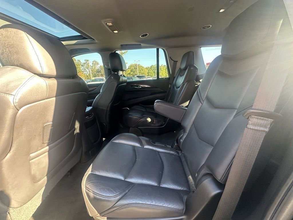 Used 2020 Cadillac Escalade Luxury image 11