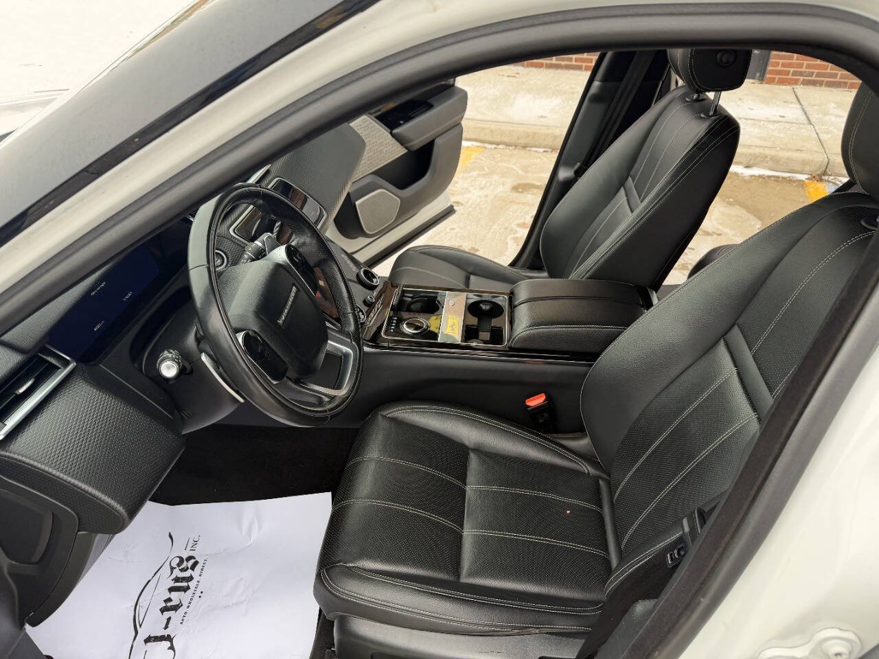 Used 2018 Land Rover Range Rover Velar R-Dynamic SE image 20