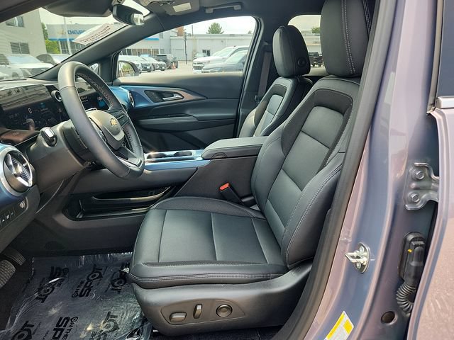 Used 2024 Chevrolet Equinox EV LT FWD image 13