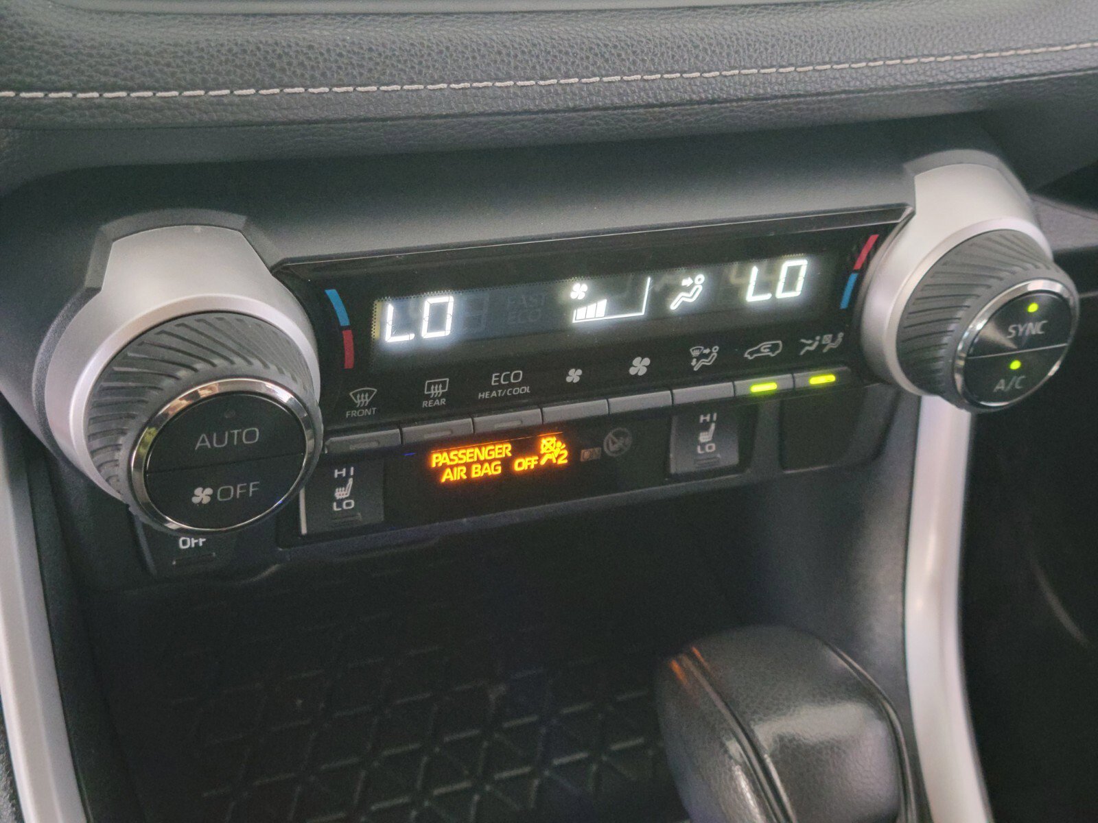 Used 2020 Toyota RAV4 XLE w/ XLE Grade Weather Package image 24