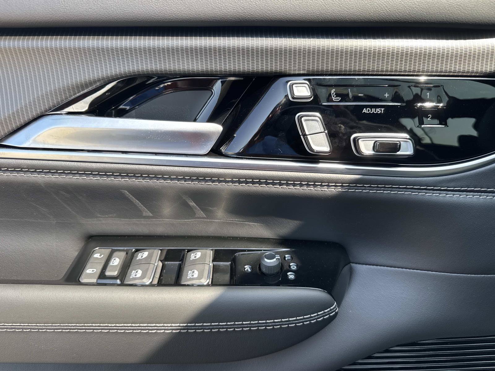 New 2026 Jeep Grand Wagoneer Summit w/ Premium Group III AWD/4WD image 19