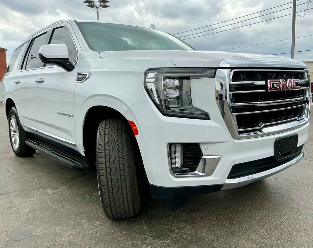 Used 2023 GMC Yukon SLT AWD/4WD image 2