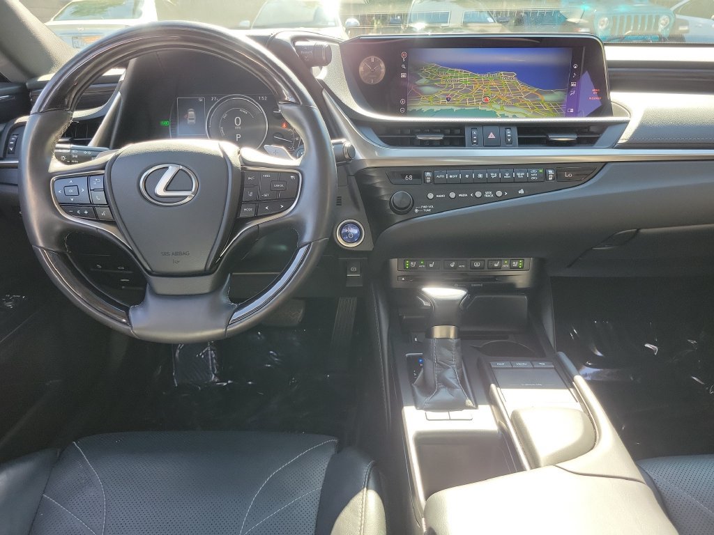 Used 2020 Lexus ES 300h w/ Accessory Package 2 FWD image 13
