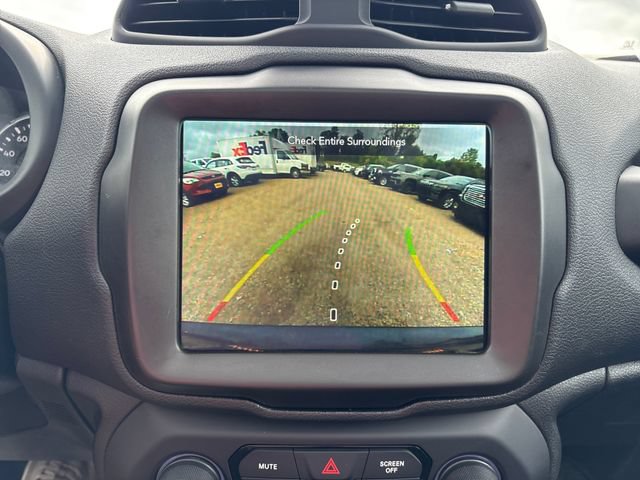 Used 2023 Jeep Renegade Altitude w/ Sun/Sound Group AWD/4WD image 17