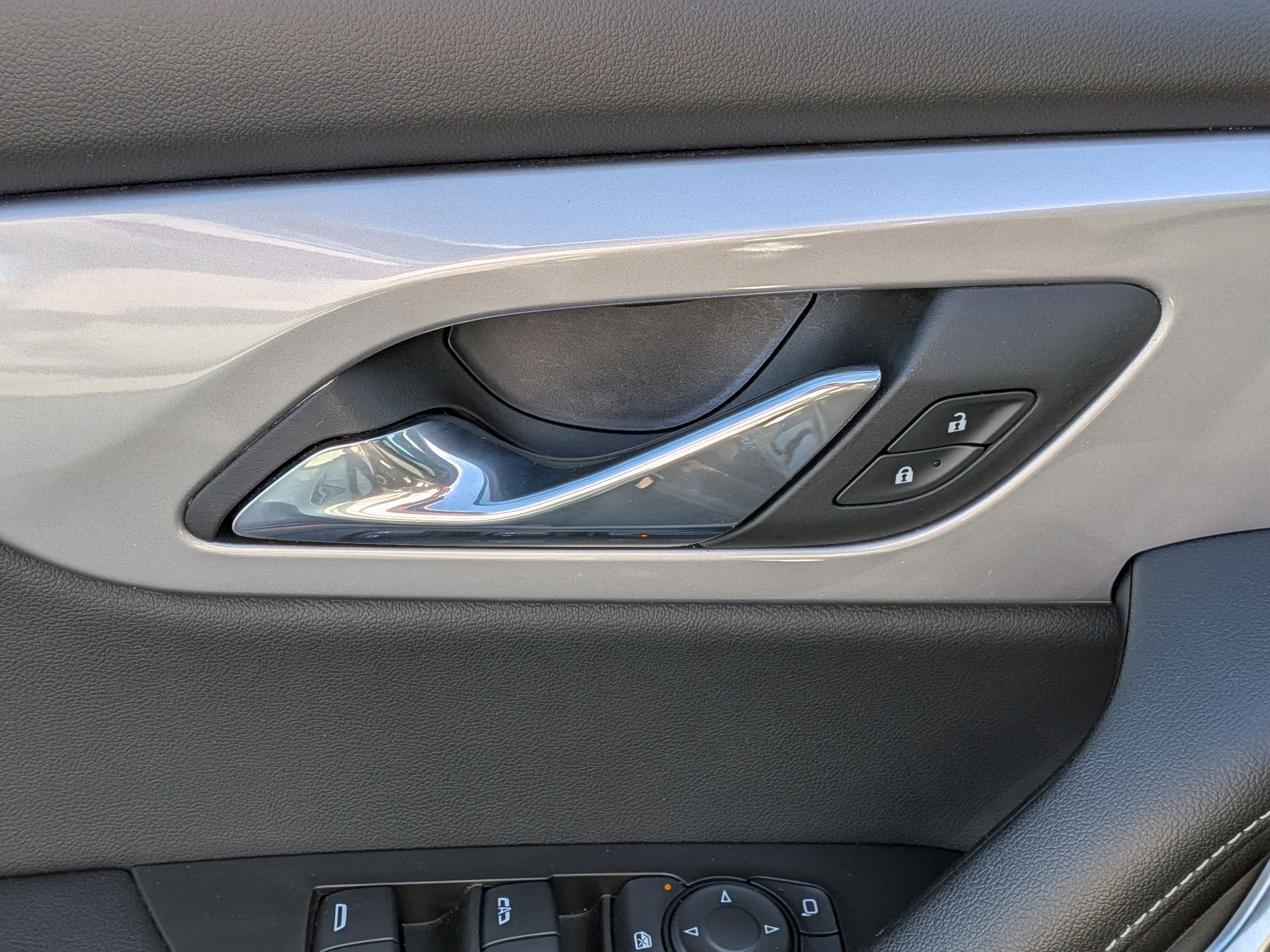 Used 2025 Chevrolet Blazer LT image 12