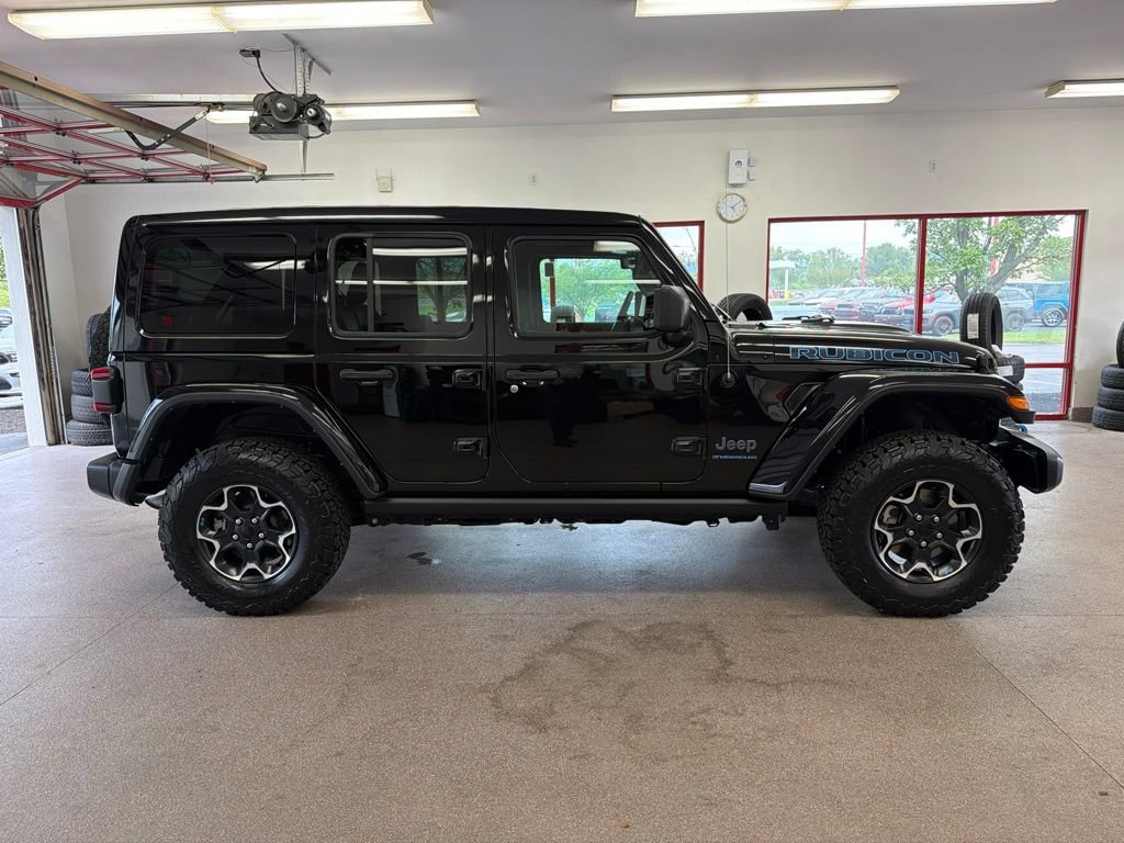 Used 2023 Jeep Wrangler Unlimited Rubicon 4xe w/ Cold Weather Group AWD/4WD image 29