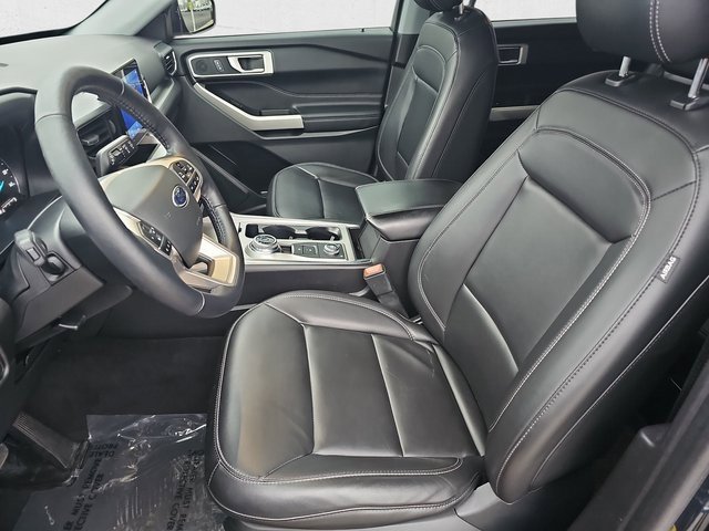 Used 2022 Ford Explorer XLT w/ Equipment Group 202A image 17