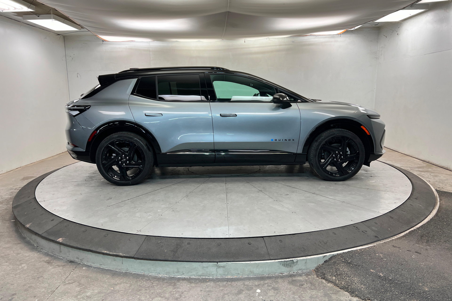 New 2026 Chevrolet Equinox EV RS image 7