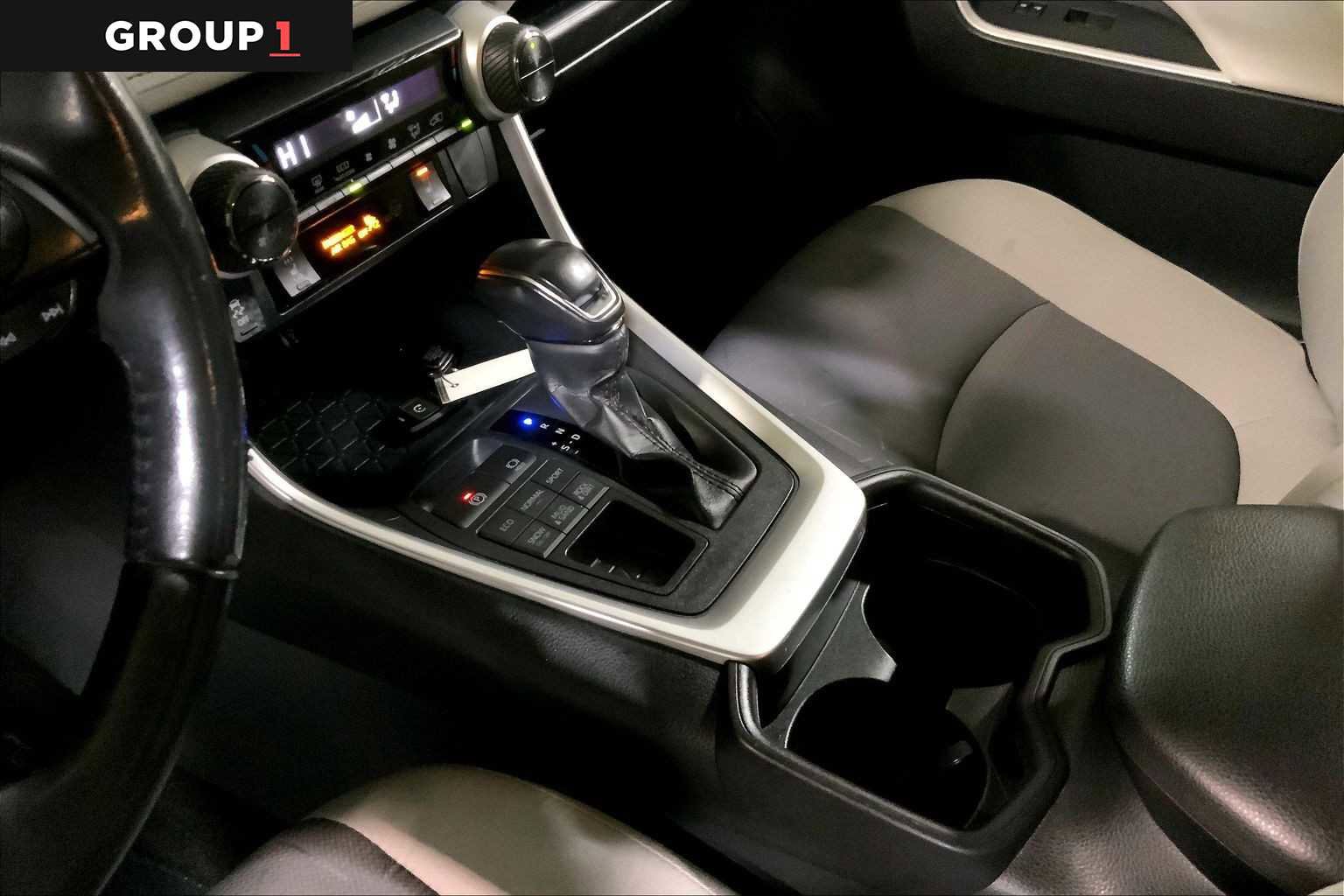 Used 2019 Toyota RAV4 XLE image 16