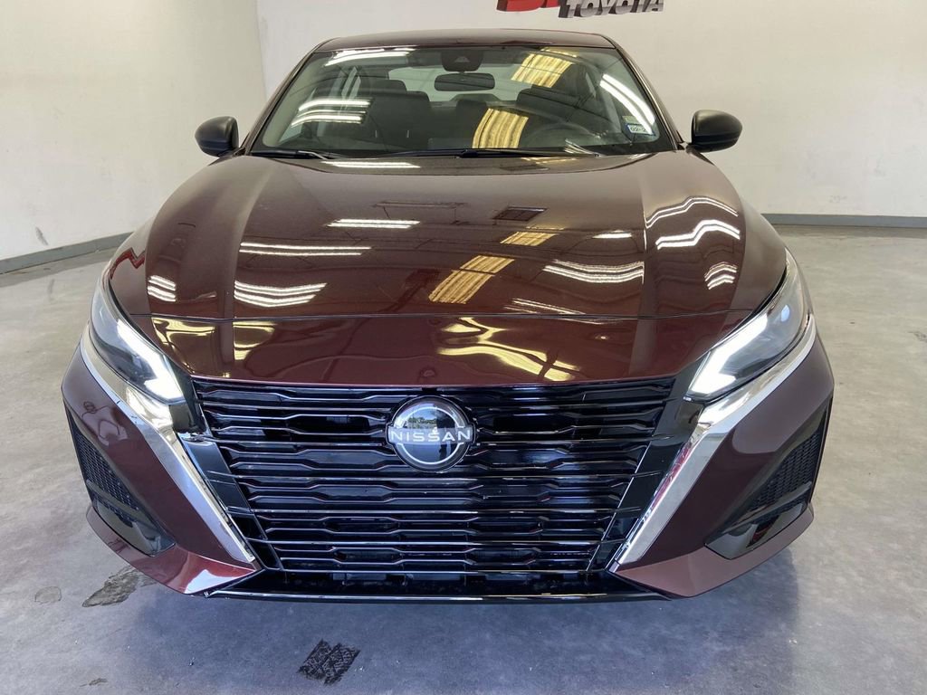 Used 2025 Nissan Altima 2.5 SV FWD image 8