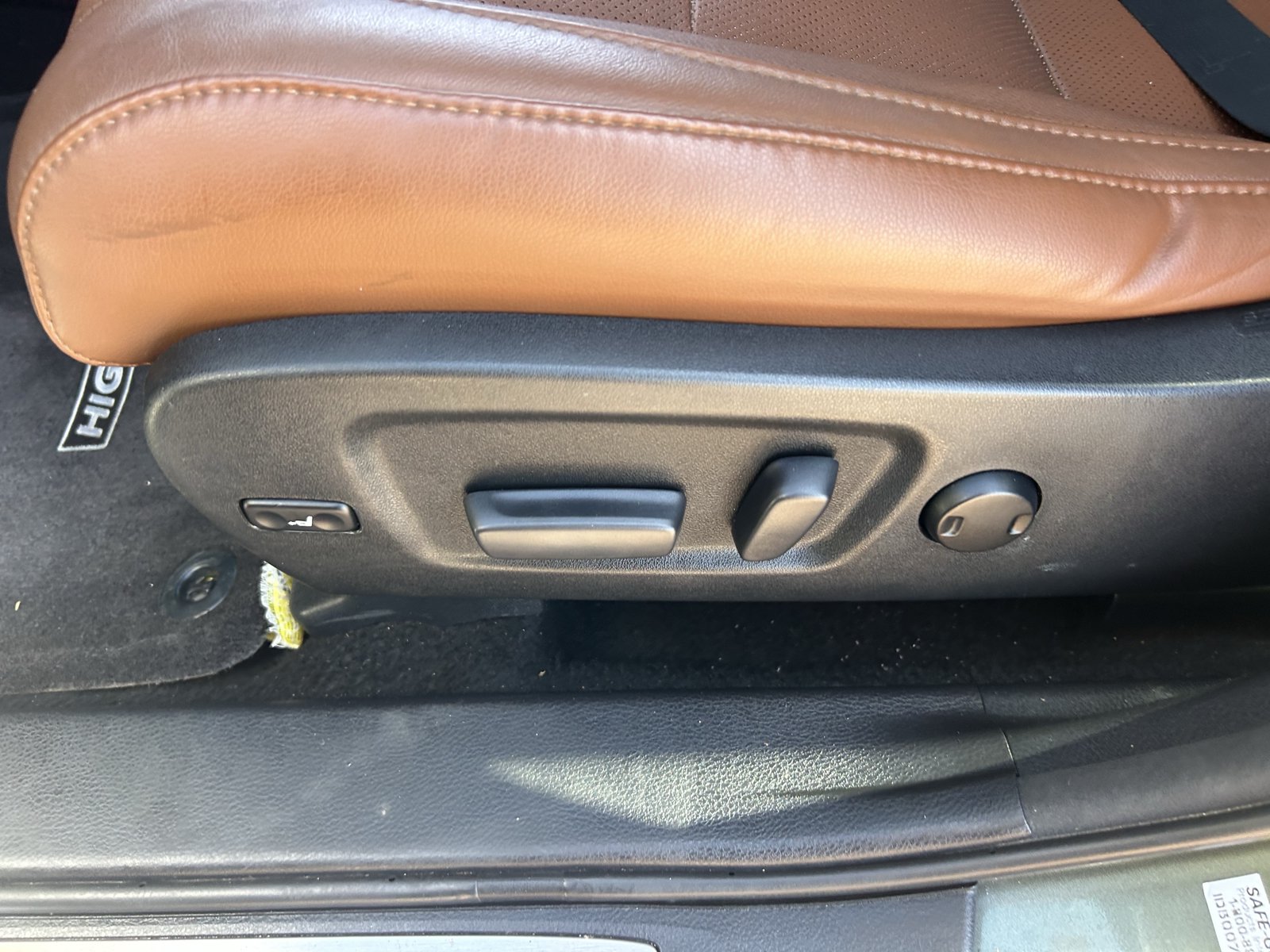 Used 2017 Toyota Highlander Limited FWD image 31