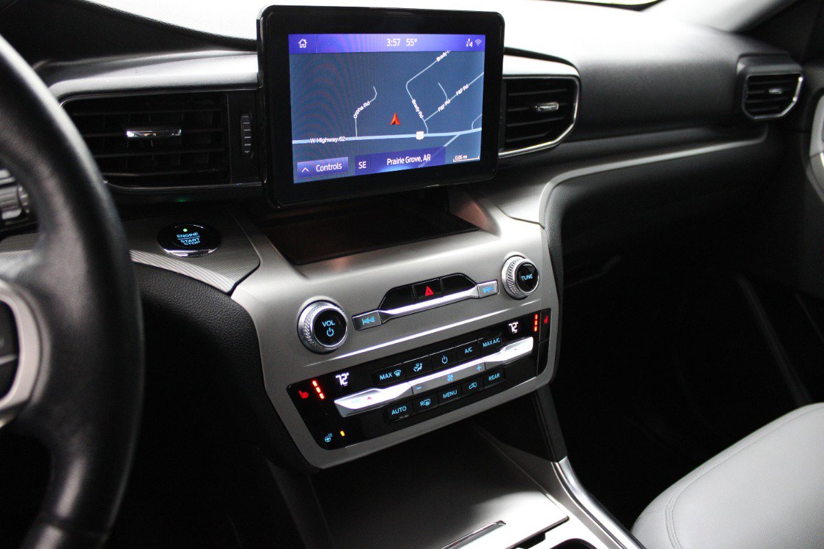 Used 2021 Ford Explorer XLT w/ Equipment Group 202A AWD/4WD image 22