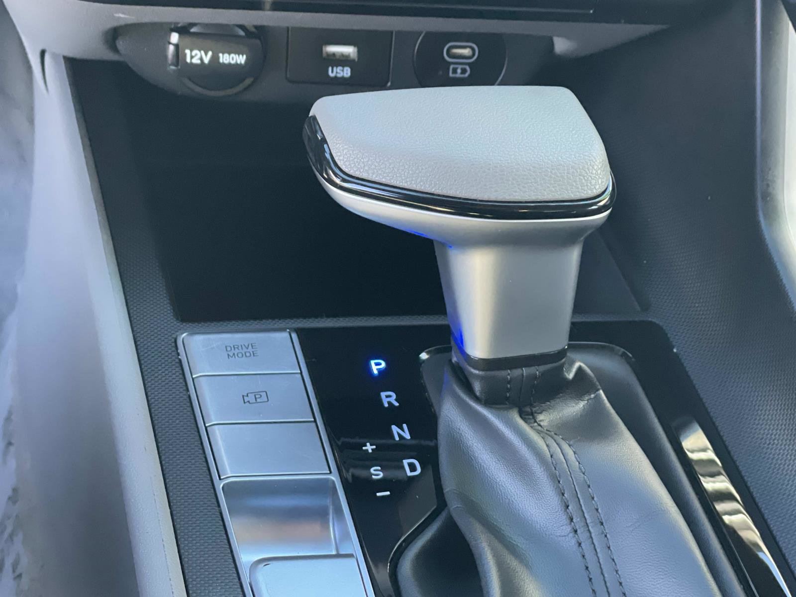 Certified 2024 Hyundai Elantra Blue image 16