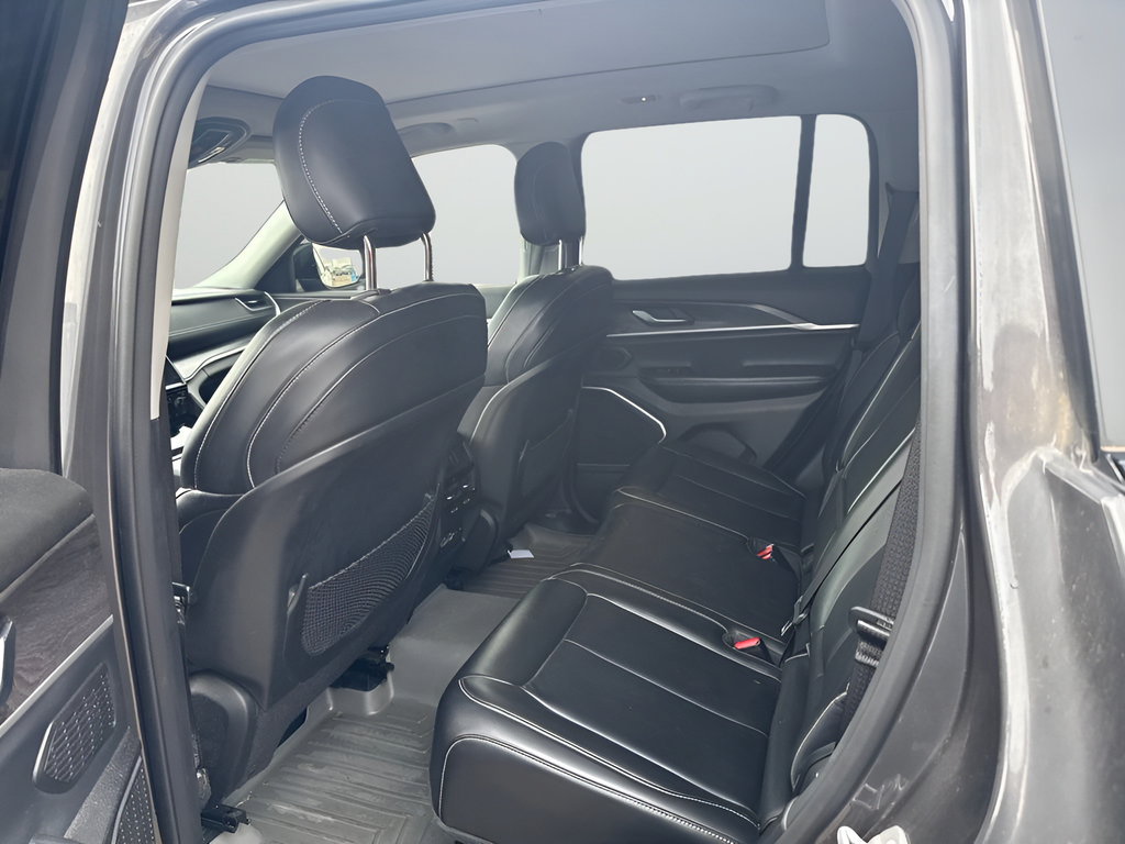 Used 2022 Jeep Grand Cherokee Limited AWD/4WD image 7