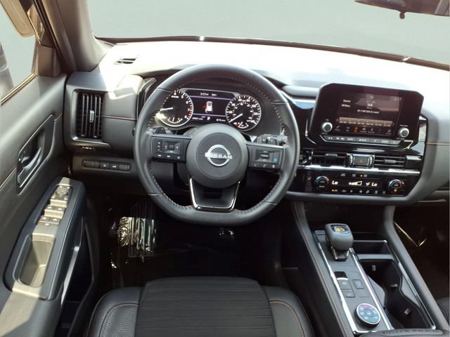 Used 2025 Nissan Pathfinder Rock Creek AWD/4WD image 4