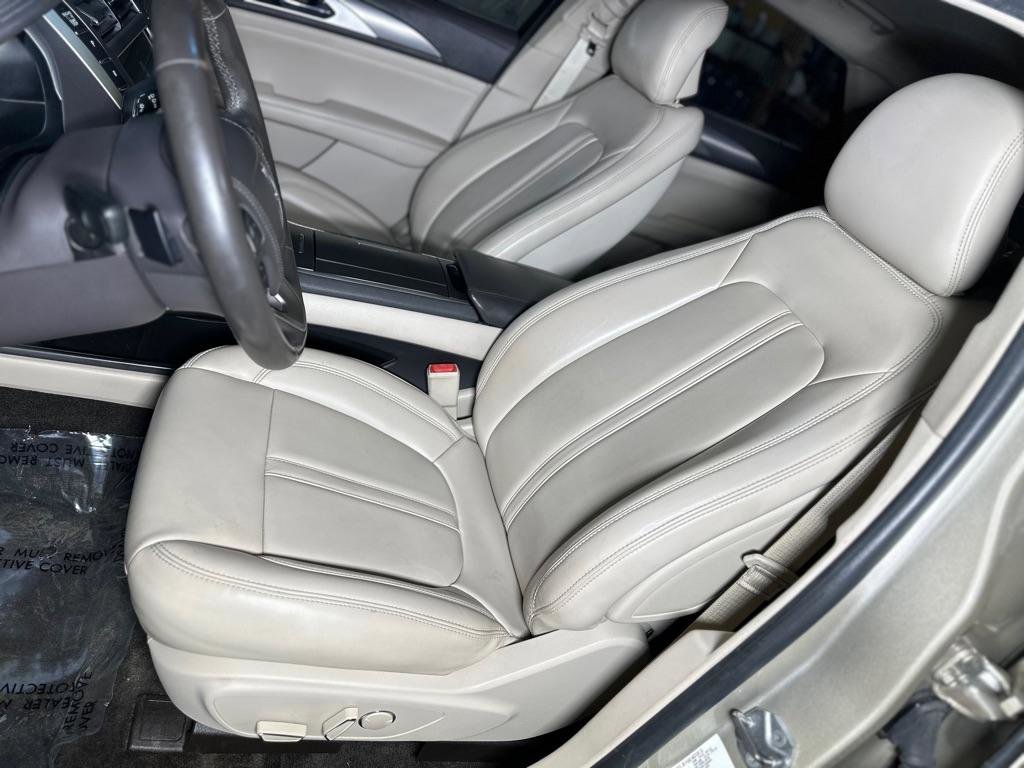 Used 2017 Lincoln MKZ Premiere image 27