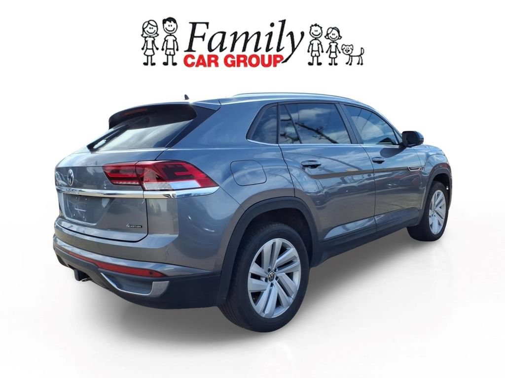 Certified 2023 Volkswagen Atlas Cross Sport SE w/ Panoramic Sunroof Package AWD/4WD image 4
