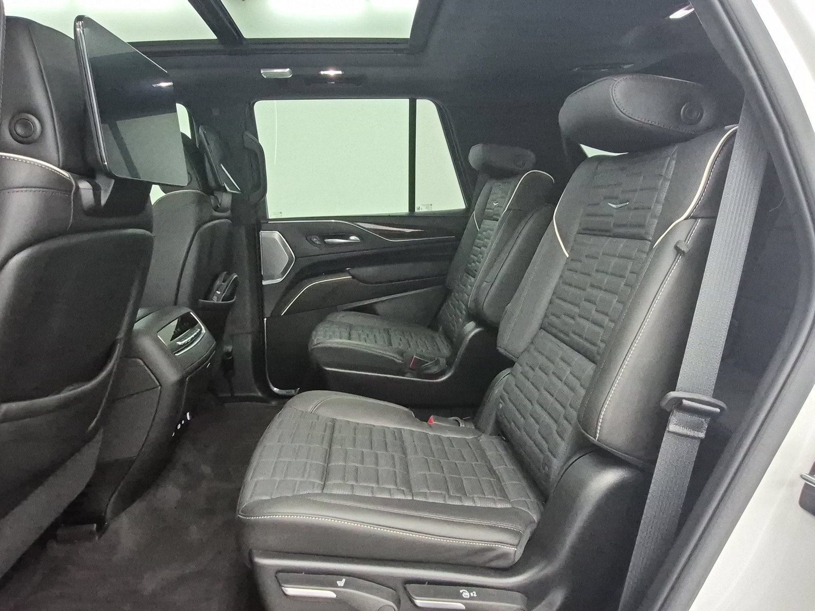 Used 2024 Cadillac Escalade Sport Platinum AWD/4WD image 22