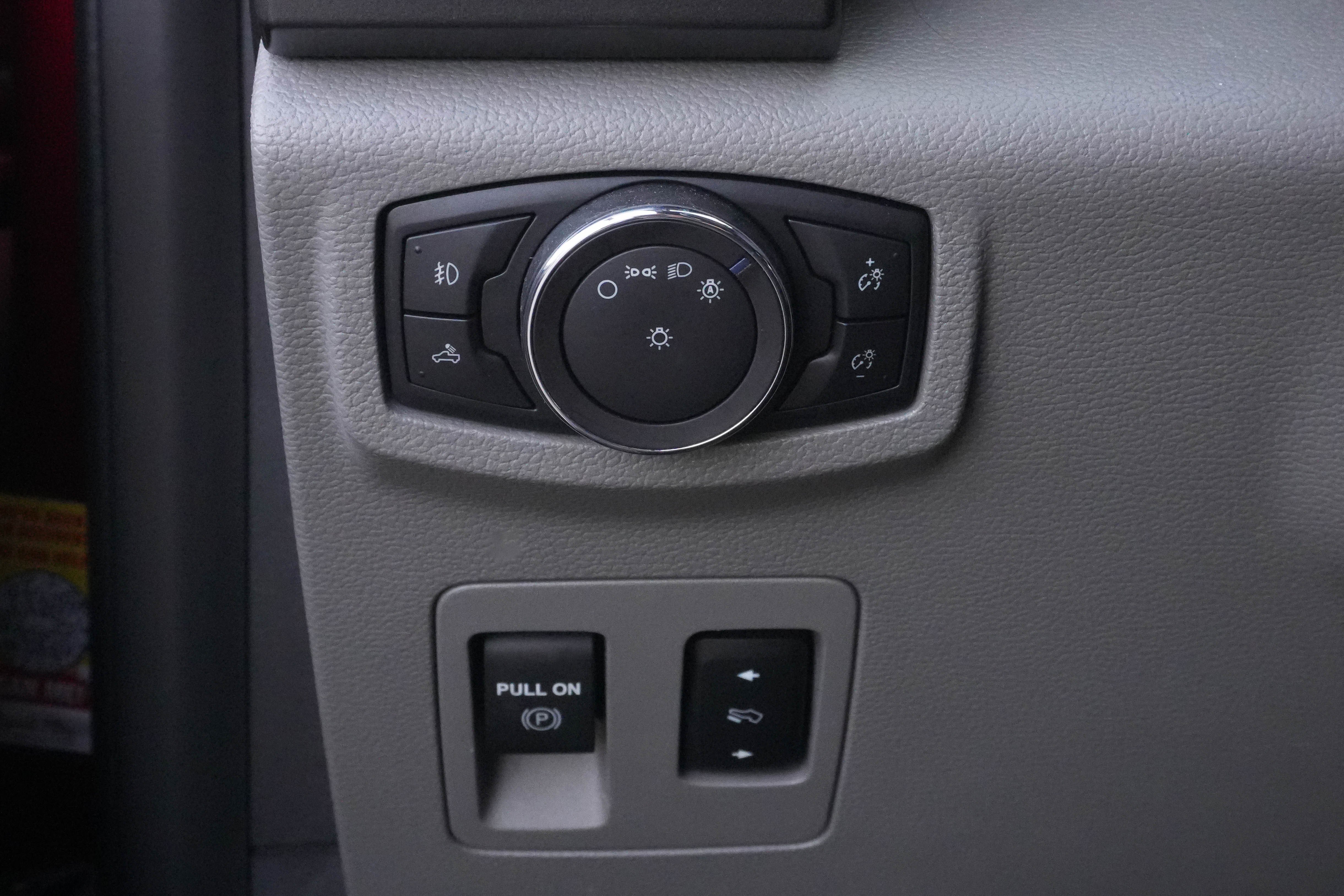 Used 2018 Ford F150 XLT w/ Equipment Group 302A Luxury image 17