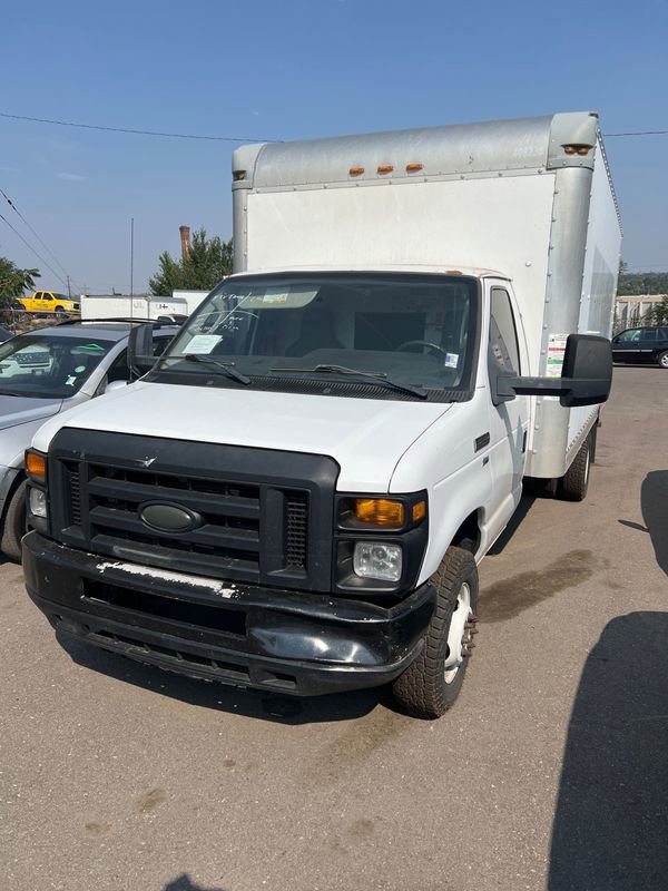 Used 2014 Ford E-350 and Econoline 350 Super Duty image 2