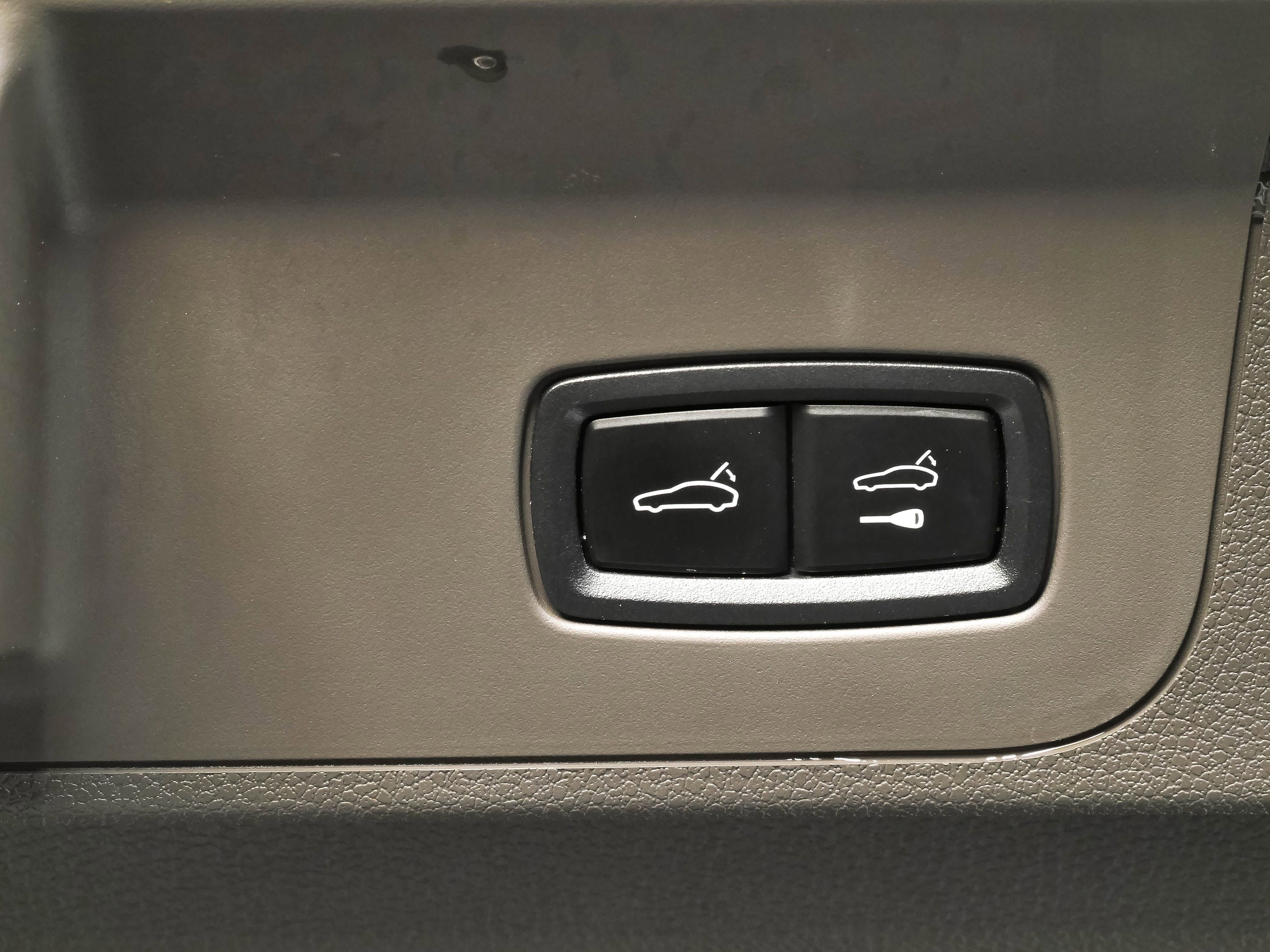 Certified 2023 Porsche Panamera AWD/4WD image 32