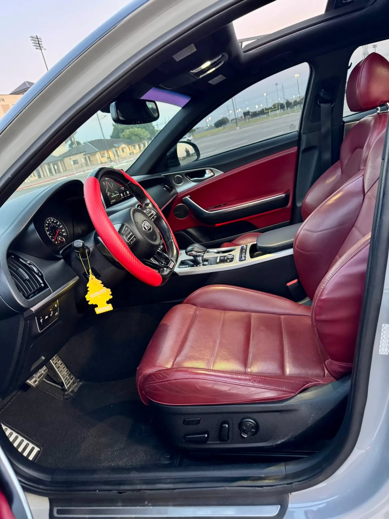 Used 2018 Kia Stinger GT2 AWD/4WD image 9