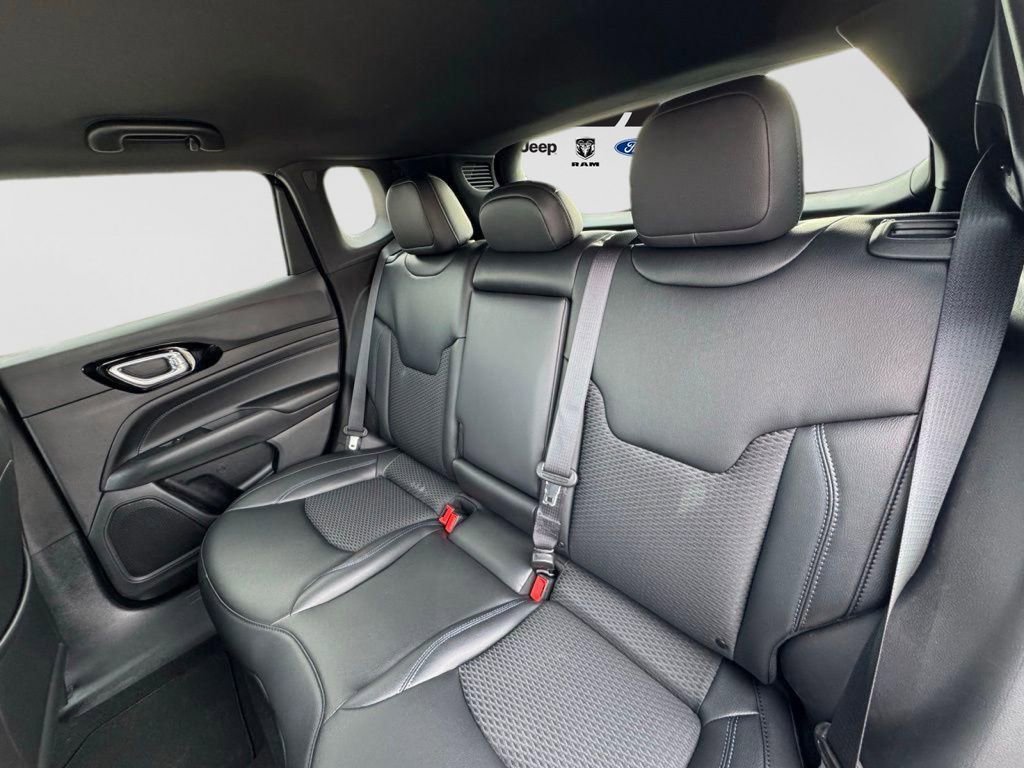 New 2026 Jeep Compass Latitude AWD/4WD image 12