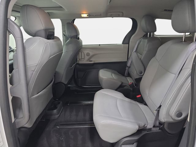 Certified 2023 Toyota Sienna XLE AWD/4WD image 10