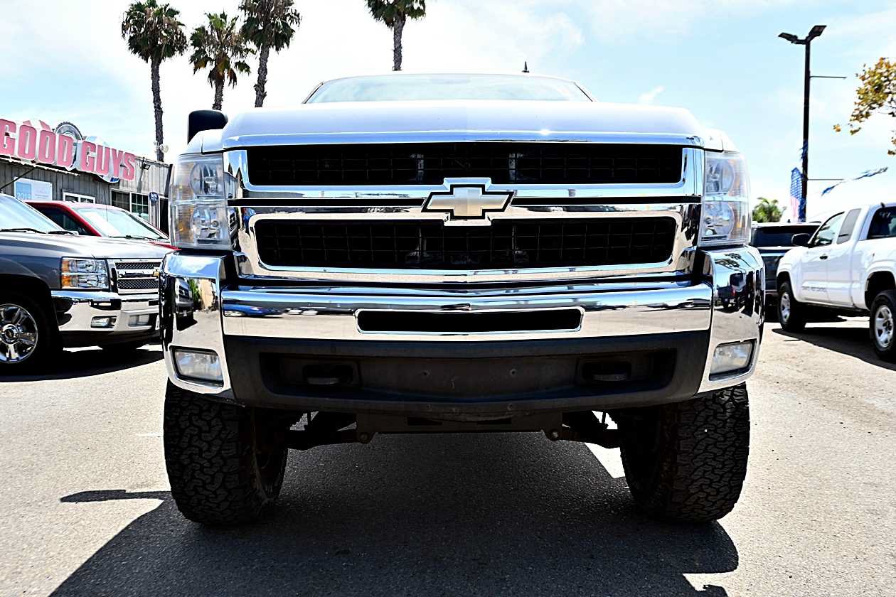 Used 2009 Chevrolet Silverado 2500 LTZ AWD/4WD image 2
