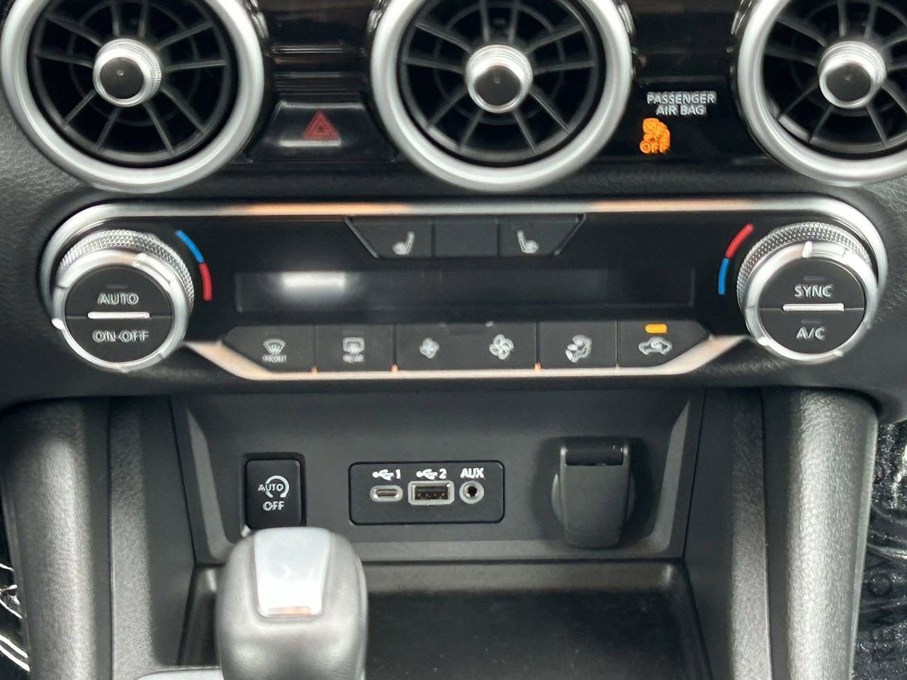 Certified 2025 Nissan Sentra SR image 20